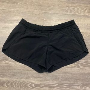 Lululemon Tracker Short V *4”